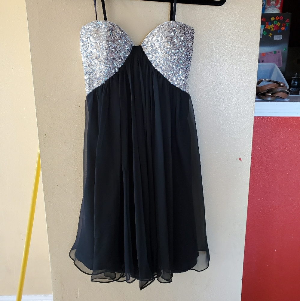 I am la femme prom dress.